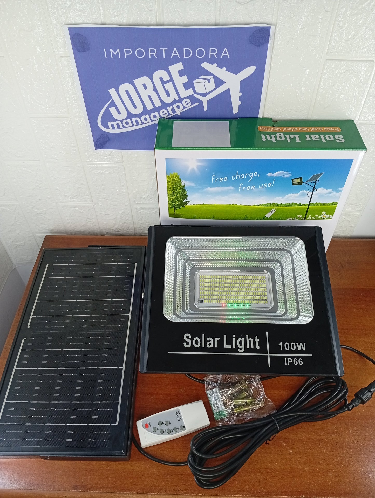 Reflector 100W con panel solar 10 horas de uso